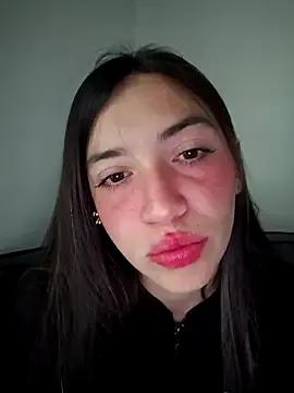 Freechat loveuu-bae on StripChat