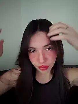 Freechat loveuu-bae on StripChat