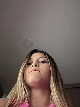 Freechat lunablossom_ on StripChat