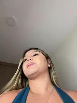 Freechat lunablossom_ on StripChat