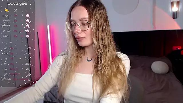 Freechat LunaticaBae on StripChat