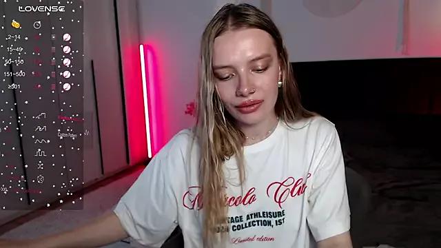 Freechat LunaticaBae on StripChat