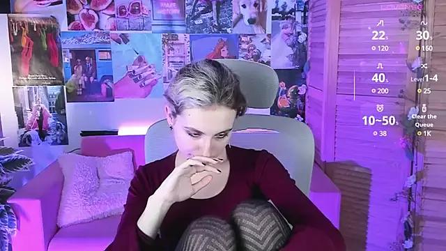 LuxRayi on StripChat 
