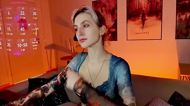 LuxRayi on StripChat 