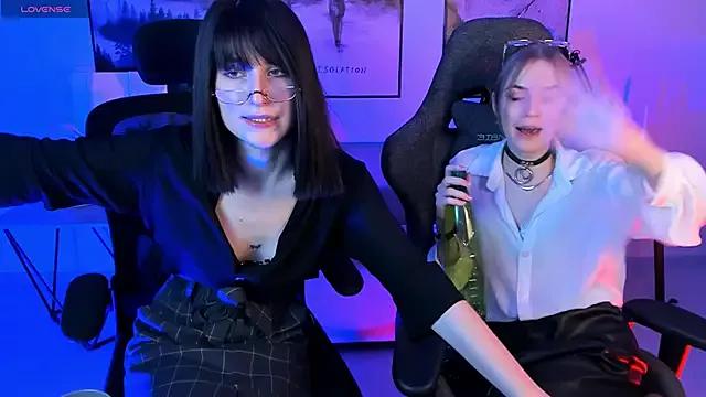 LuxRayi on StripChat 