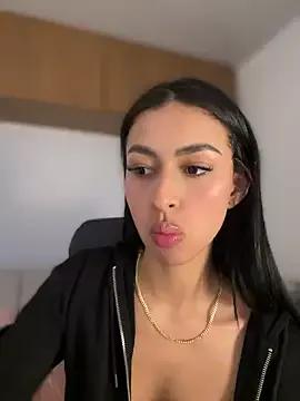 Freechat maddy_bronw_ on StripChat