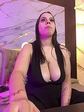 Freechat MAEVE_BOOBS on StripChat
