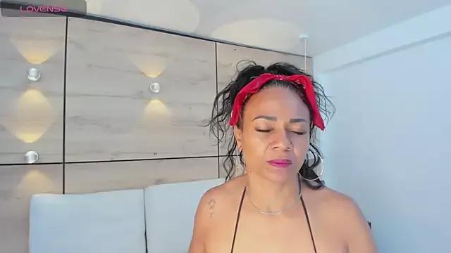 Freechat martina_touss on StripChat