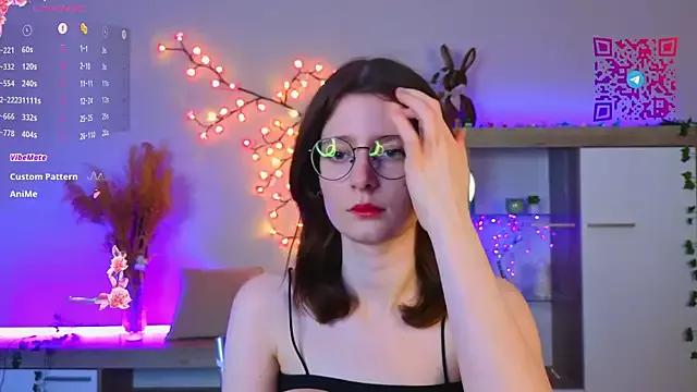 MaryLooj on StripChat 
