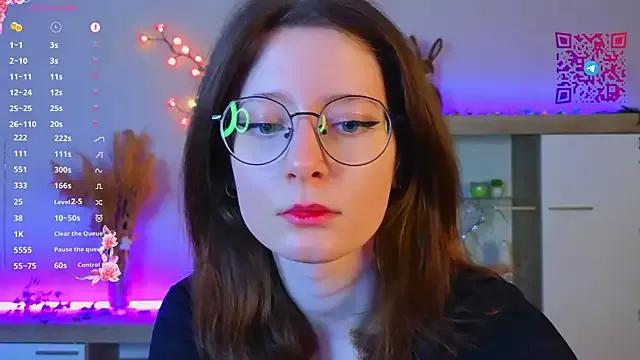 MaryLooj on StripChat 