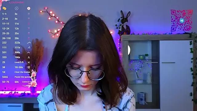 MaryLooj on StripChat 
