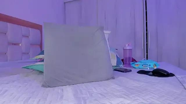 Freechat mia_hank on StripChat