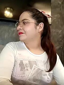 MiaLaurenzz on StripChat 