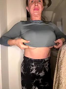 Explore 23 years old MimiMaee from StripChat MimiMaee from StripChat