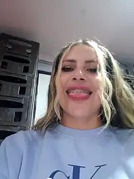 Misscata1106 on StripChat 