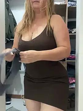 Freechat moniquerainx on StripChat