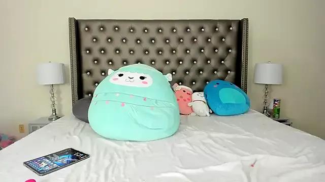 Freechat NadiaLyla on StripChat