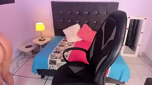 nanis_stark on StripChat 