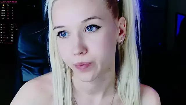 Freechat NaomiHita on StripChat