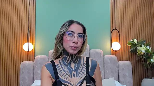 Freechat NicoleBlum on StripChat