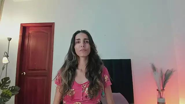 Nina_Cavaali on StripChat