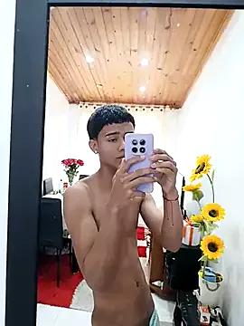 NINETEEN_B on StripChat 