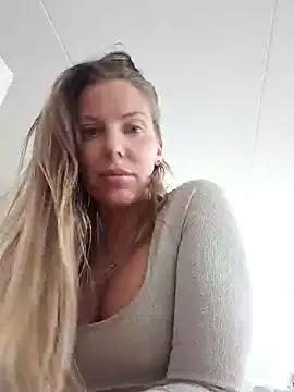 Group Nova-Lee on StripChat