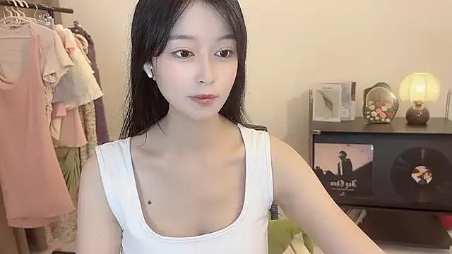 Freechat Onechestnut on StripChat