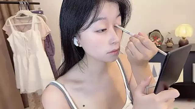 Freechat Onechestnut on StripChat