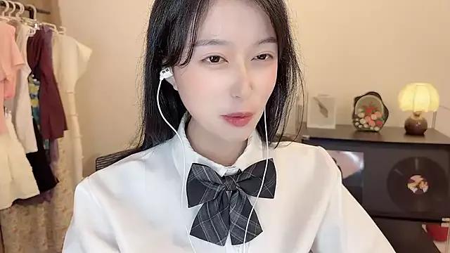 Freechat Onechestnut on StripChat