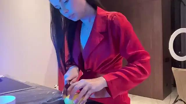 Watch StripChat's Orlinah Orlinah from StripChat