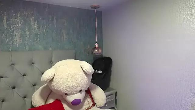 Paulamilf on StripChat 