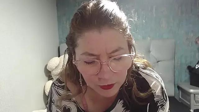 Paulamilf on StripChat 