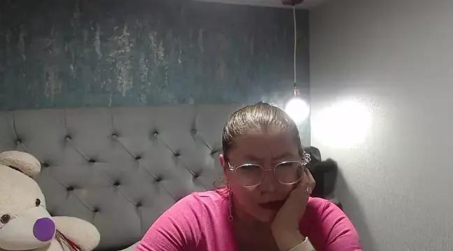 Paulamilf on StripChat 