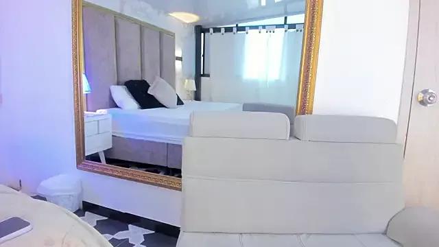 Freechat PaulinaDuarte on StripChat