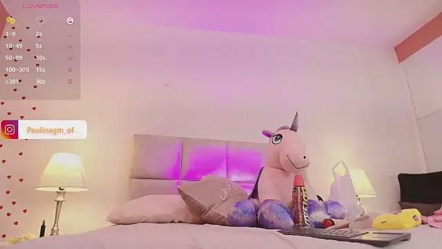 Freechat PaulinaGame on StripChat