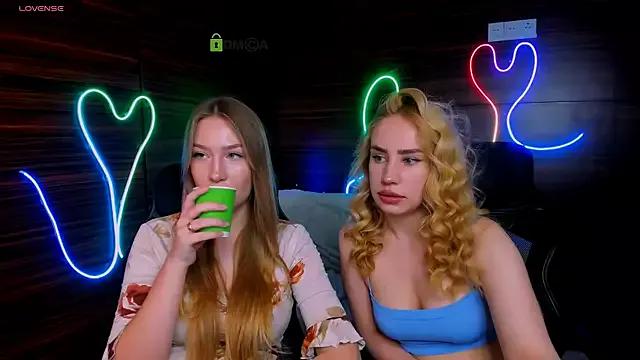 Freechat playful_sophie on StripChat