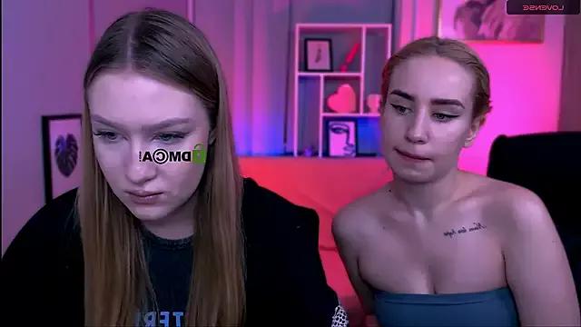 Freechat playful_sophie on StripChat