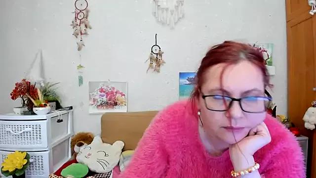 Freechat PlayfullMature on StripChat