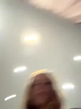 Freechat Poppy_frankie on StripChat