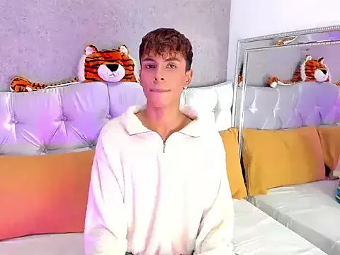 Sexy PrincePoppy wants you to fuck his body now PrincePoppy from StripChat