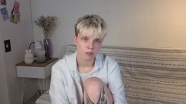 Freechat puffimini on StripChat