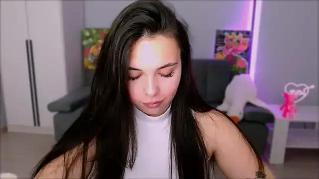 Freechat queenofthesense_ on StripChat