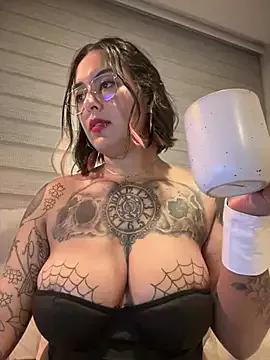 Freechat Rae_Lil_White on StripChat