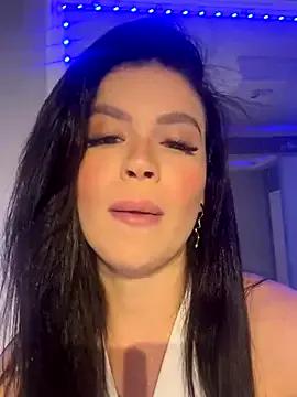 Masturbate to StripChat's Rafaellaz Rafaellaz from StripChat