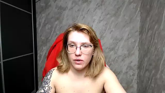 Reginasmilee on StripChat 