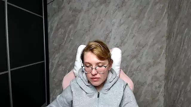 Reginasmilee on StripChat 