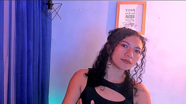 Freechat roberts_kloe on StripChat