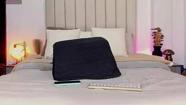 Freechat Romina_brunette on StripChat