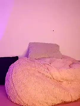 Explore RominaaReyes, she wants to masturbate for you RominaaReyes from StripChat